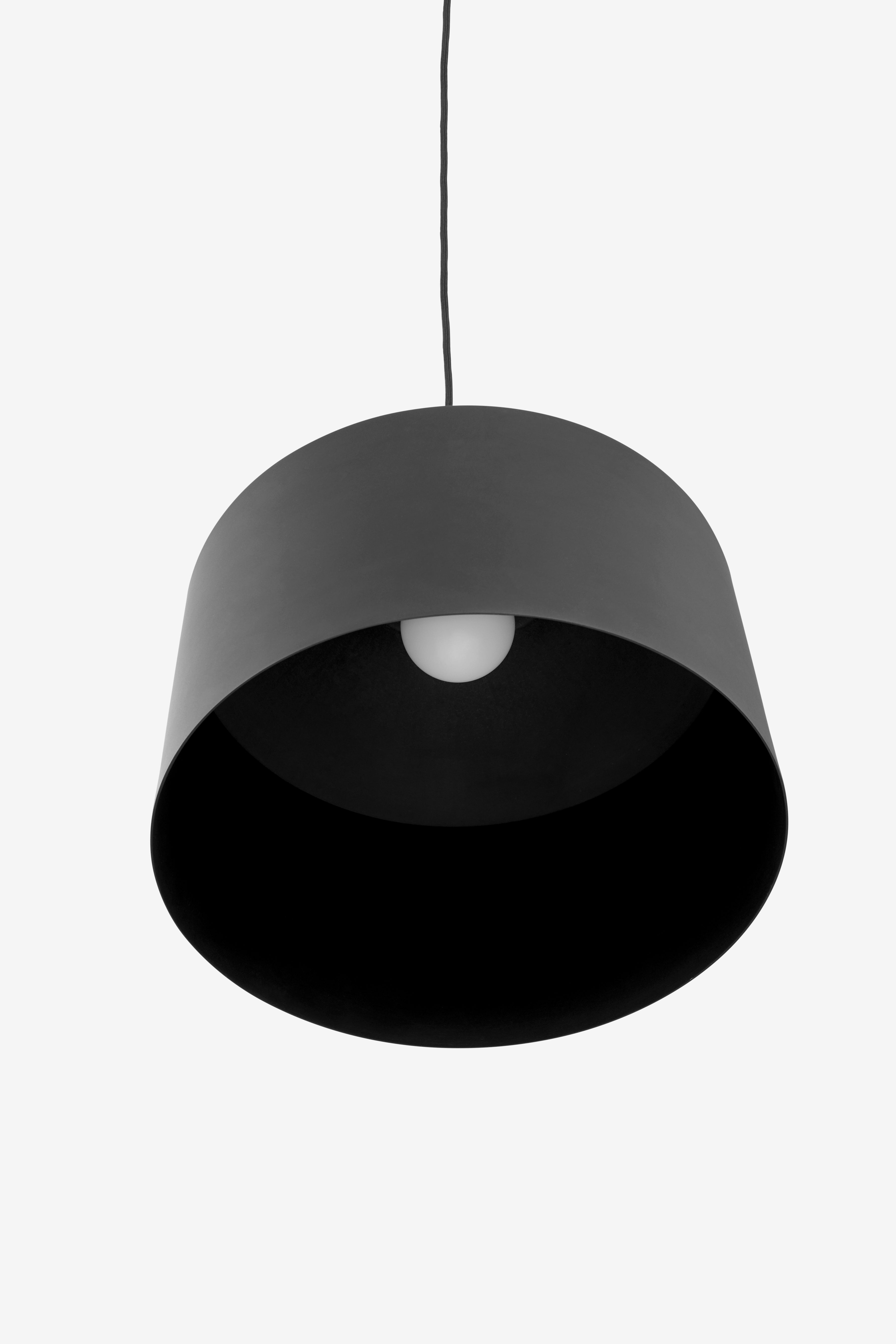 Oto / Pendant / Black