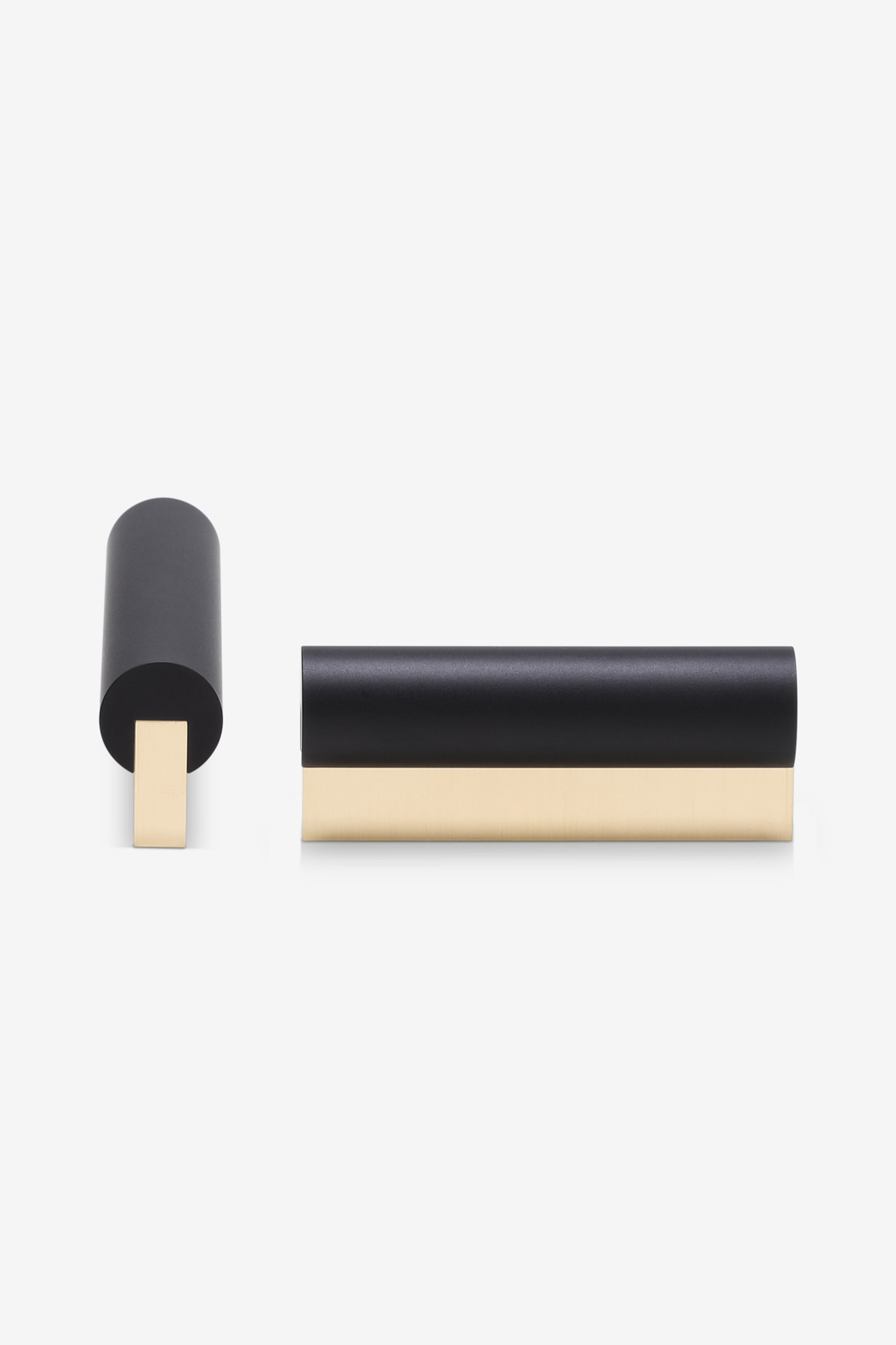 Cass / Pull / Black On Brass