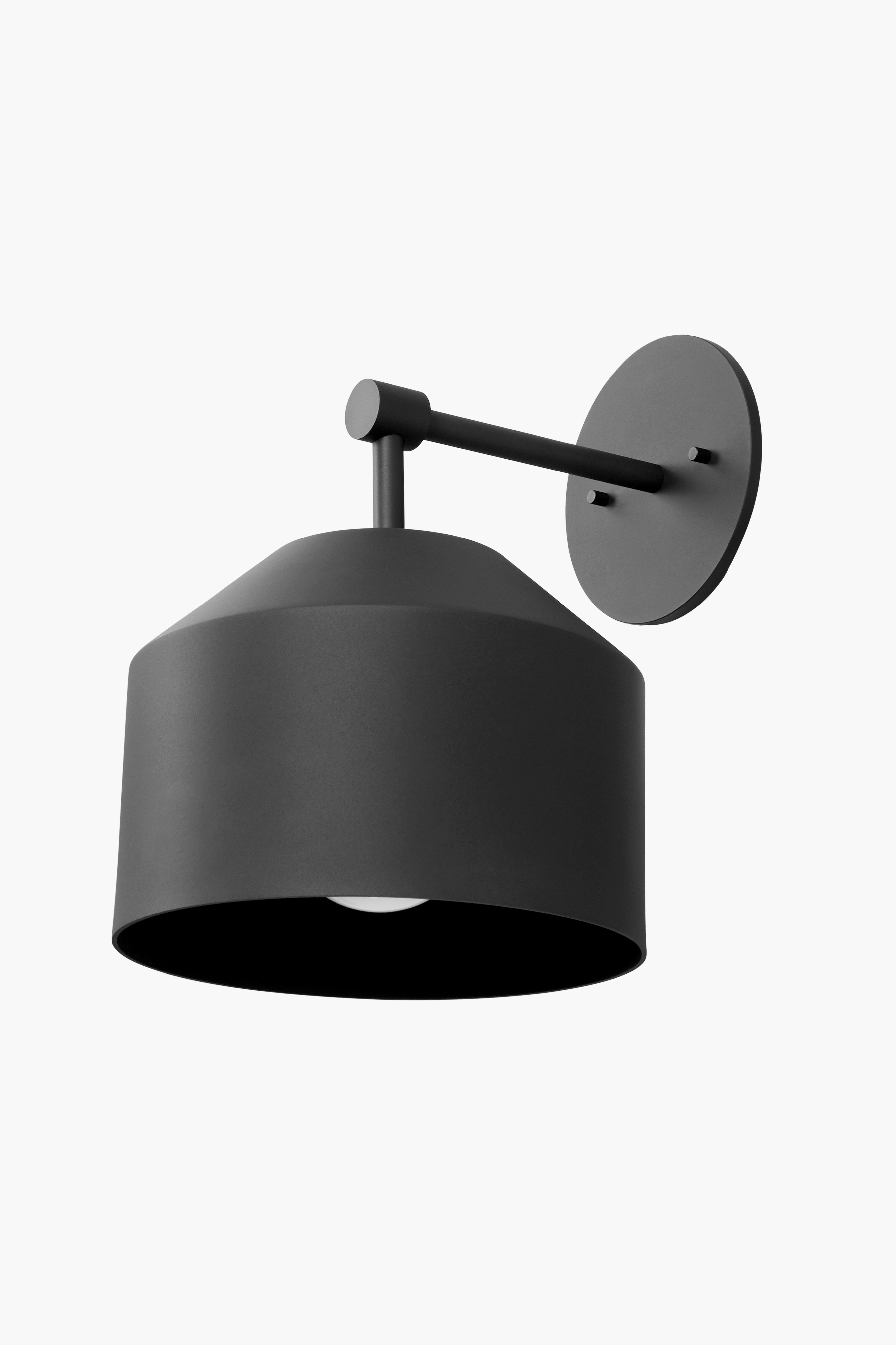 Oto / Sconce / Black