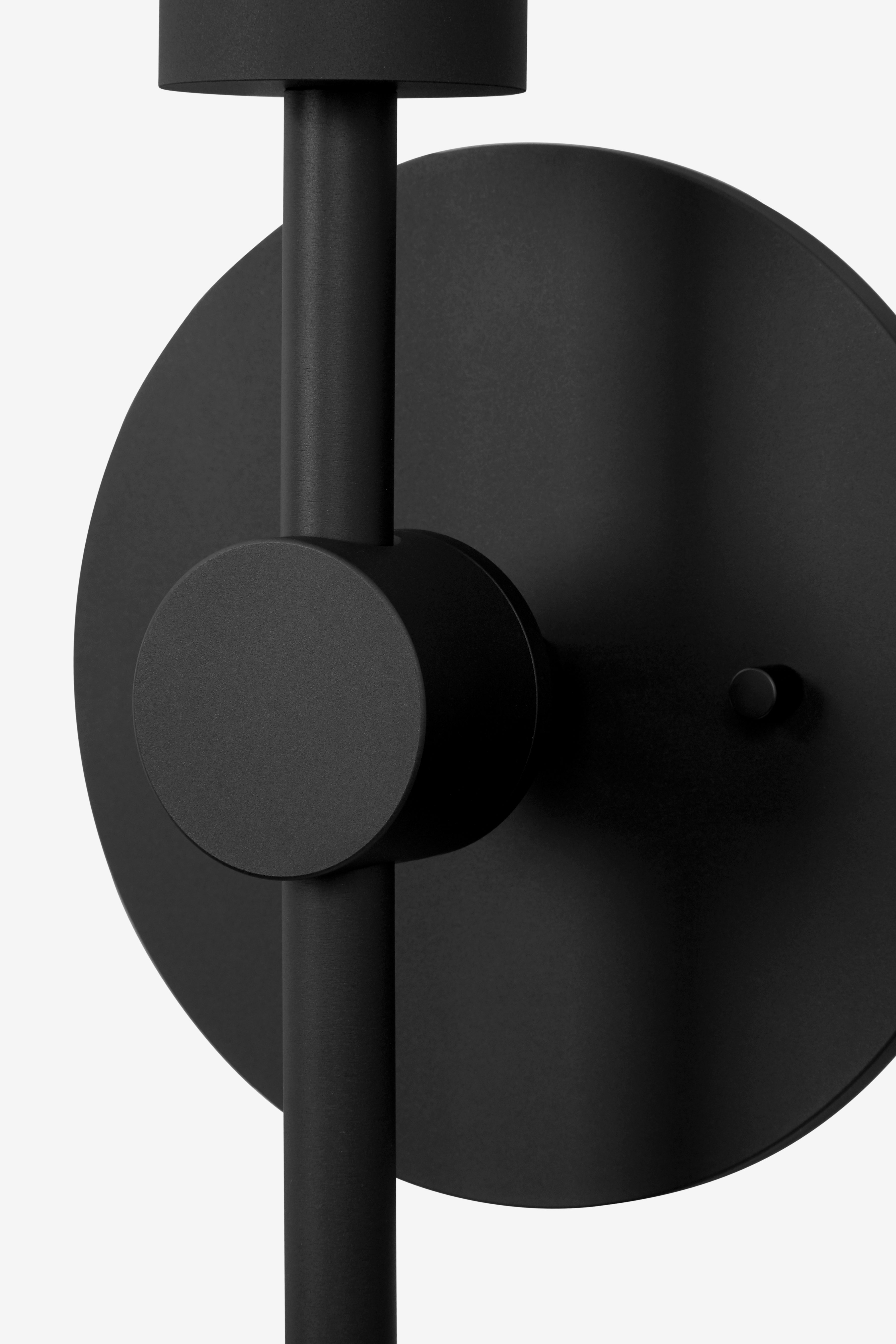 Novato / Sconce / Black