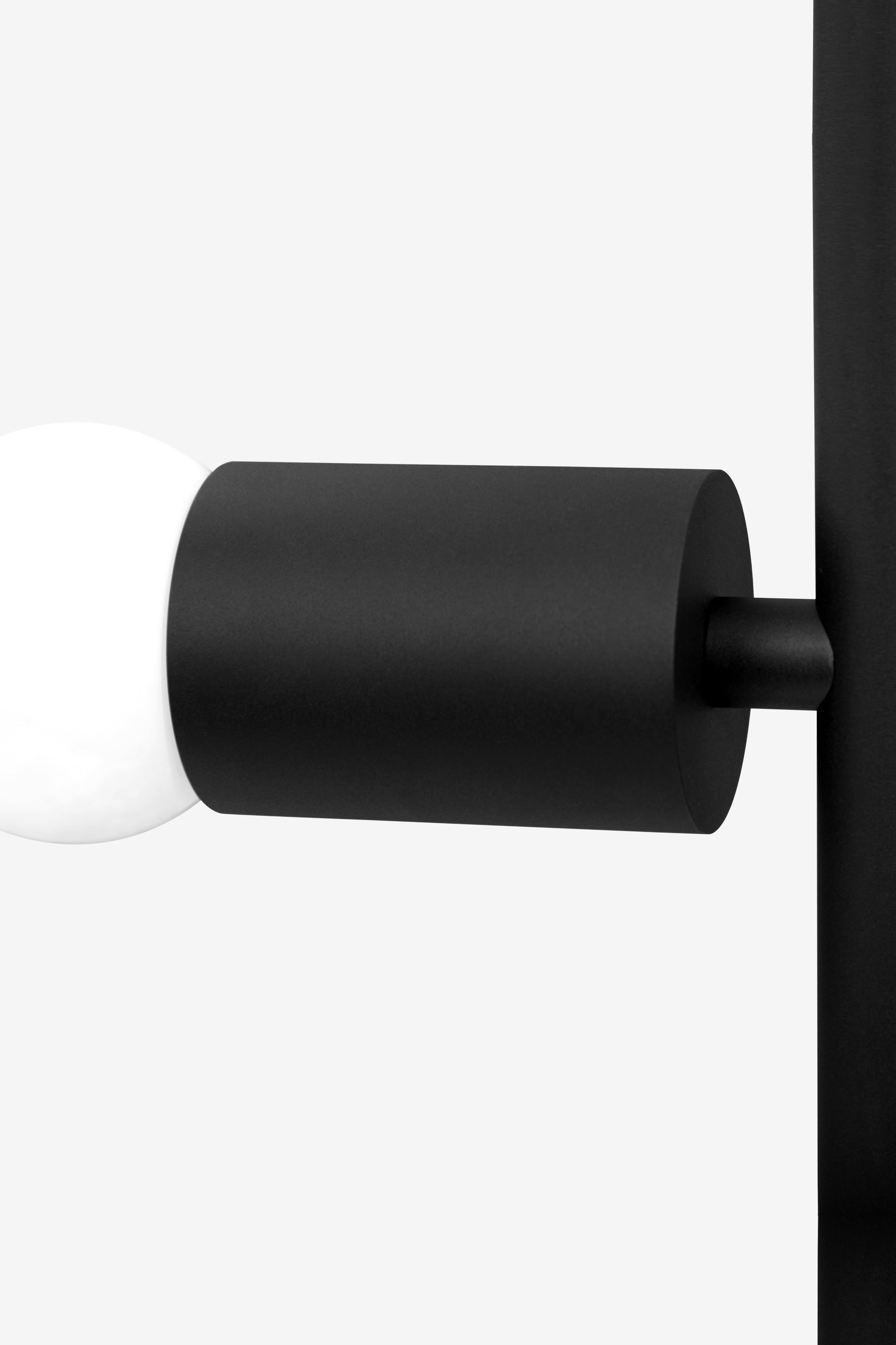 Tiburon Medium / Sconce / Black